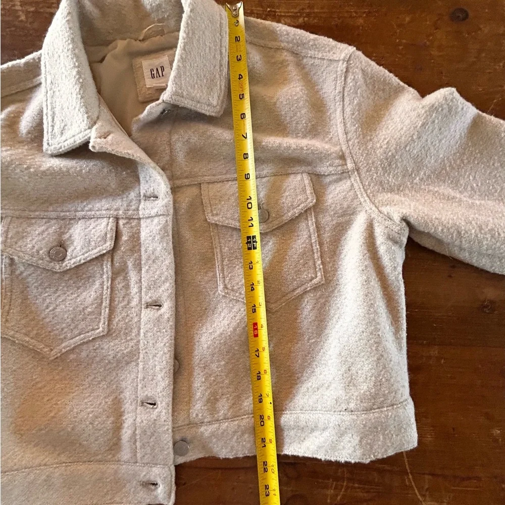 GAP boucle cropped Icon jacket in birch white. - Picture 11 of 12